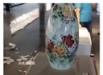 小孩打碎淄博博物馆近12万瓷瓶！馆方温情回应：不用赔